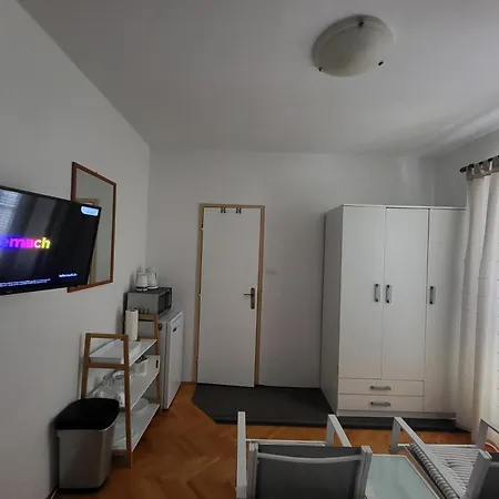 Pensión I Sobe Mara