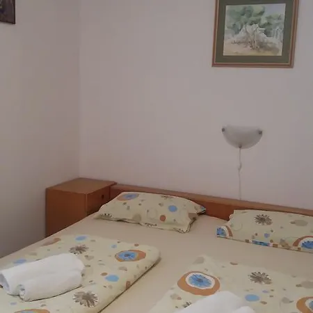 Guest house I Sobe Mara Palit
